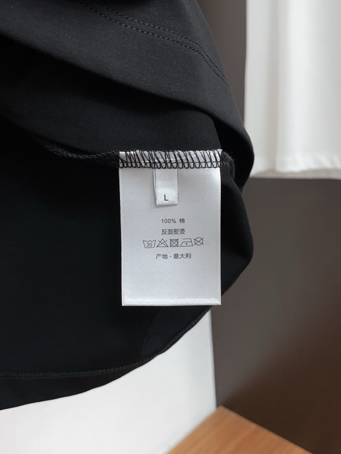 디올 26FW 남성 반팔 129908 Dior T Shirt 썸네일 이미지
