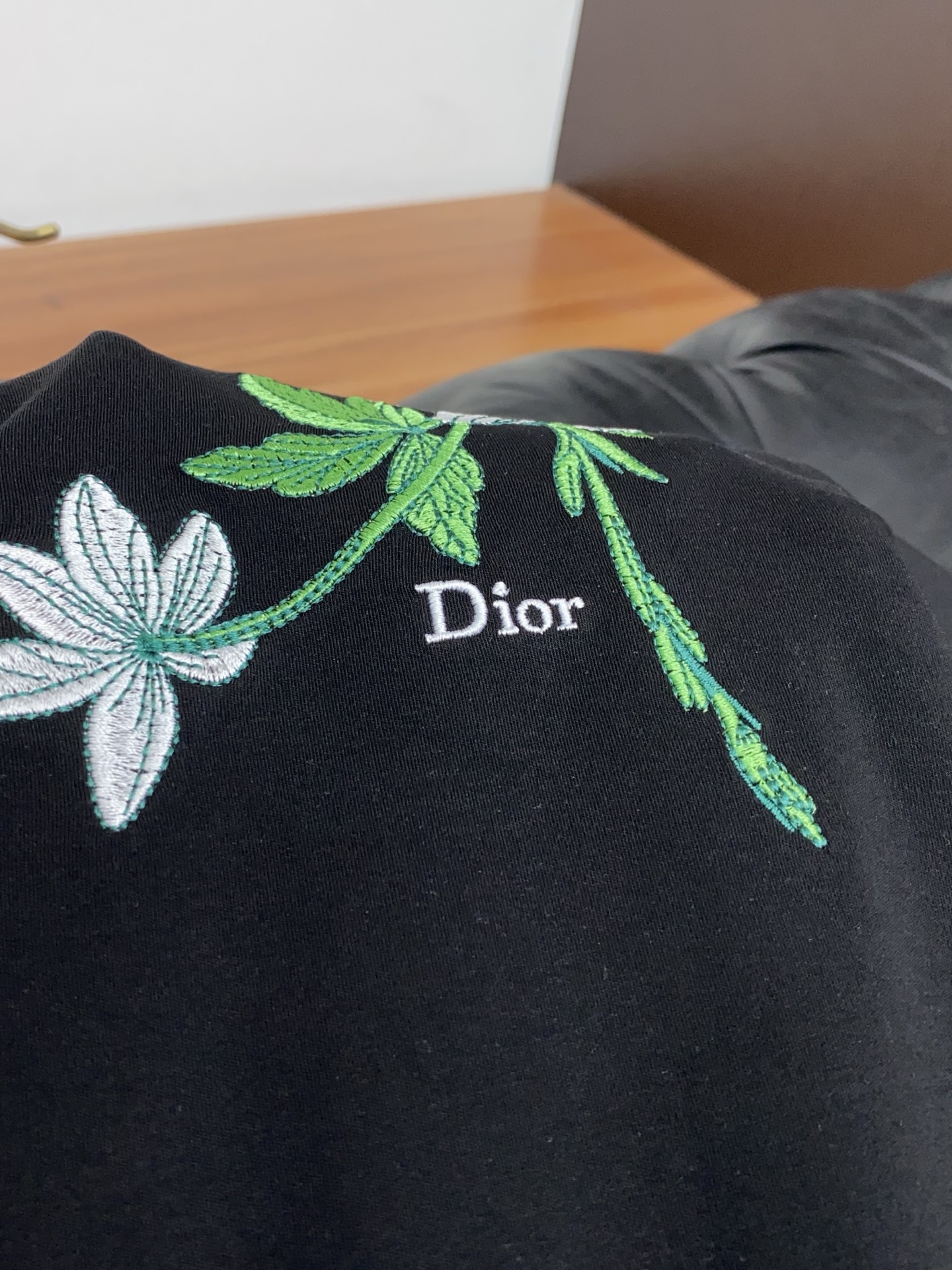 디올 26FW 남성 반팔 129908 Dior T Shirt 썸네일 이미지