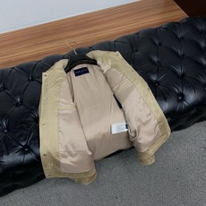 1v 路易威登 2026新款男士新款休闲定制翻领夹克外套 商务意大利进口鹿皮绒面料 简约干练的休闲外套, 1v 路易威登 2026新款男士新款休闲定制翻领夹克外套 商务意大利进口鹿皮绒面料 简约干练的休闲外套,