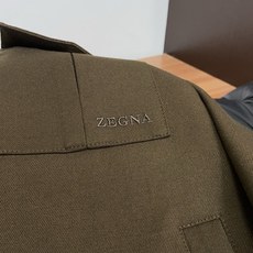 杰尼亚 2026新款男士新款休闲定制翻领夹克外套 商务麻棉面料 简约干练的休闲外套,瞬间重回时髦霸气,又 杰尼亚 2026新款男士新款休闲定制翻领夹克外套 商务麻棉面料 简约干练的休闲外套,瞬间重回时髦霸气,又