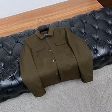 杰尼亚 2026新款男士新款休闲定制翻领夹克外套 商务麻棉面料 简约干练的休闲外套,瞬间重回时髦霸气,又 杰尼亚 2026新款男士新款休闲定制翻领夹克外套 商务麻棉面料 简约干练的休闲外套,瞬间重回时髦霸气,又