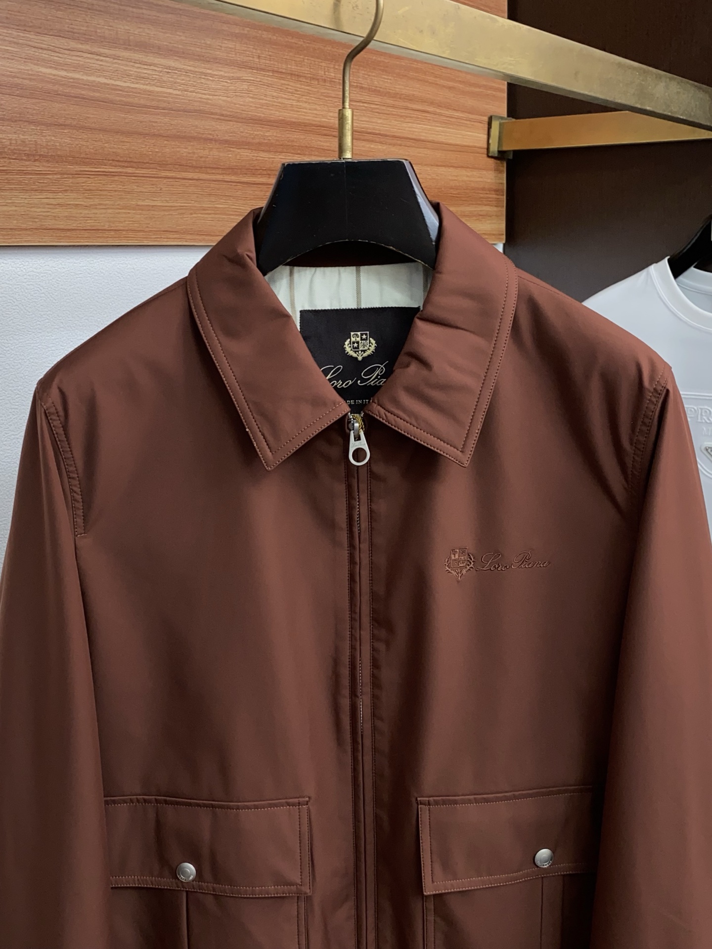 Loro piana 诺悠翩雅 2026新款男士新款休闲定制翻领夹克外套 简约干练的休闲外套，瞬间重回时