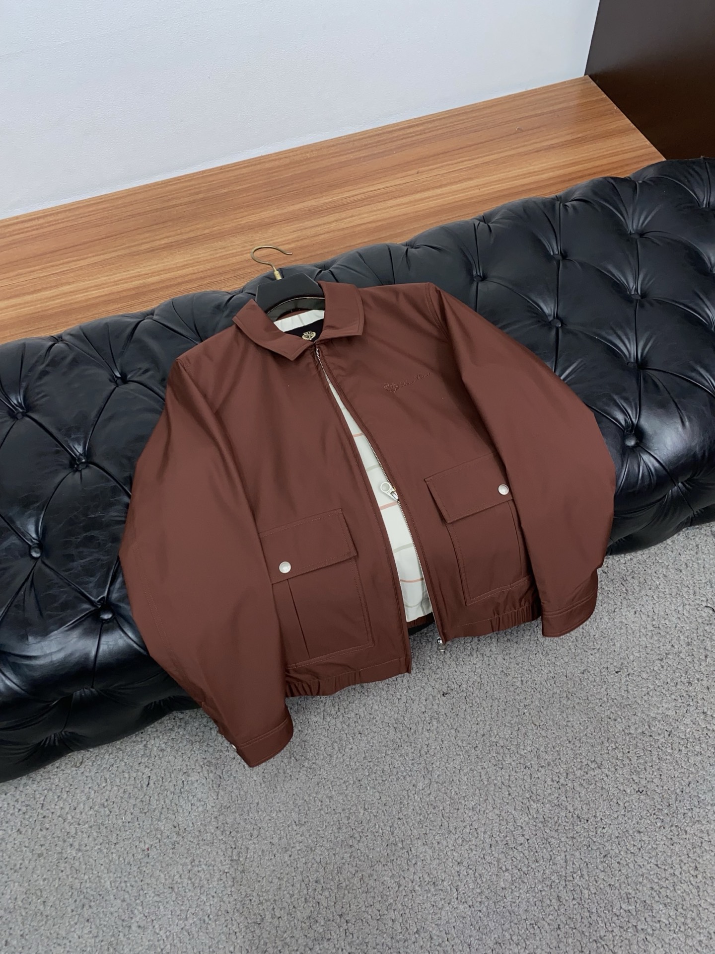 Loro piana 诺悠翩雅 2026新款男士新款休闲定制翻领夹克外套 简约干练的休闲外套，瞬间重回时