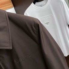 Loro piana 诺悠翩雅 2026新款男士新款休闲定制翻领夹克外套 简约干练的休闲外套,瞬间重回时 Loro piana 诺悠翩雅 2026新款男士新款休闲定制翻领夹克外套 简约干练的休闲外套,瞬间重回时