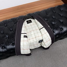 Loro piana 诺悠翩雅 2026新款男士新款休闲定制翻领夹克外套 简约干练的休闲外套,瞬间重回时 Loro piana 诺悠翩雅 2026新款男士新款休闲定制翻领夹克外套 简约干练的休闲外套,瞬间重回时