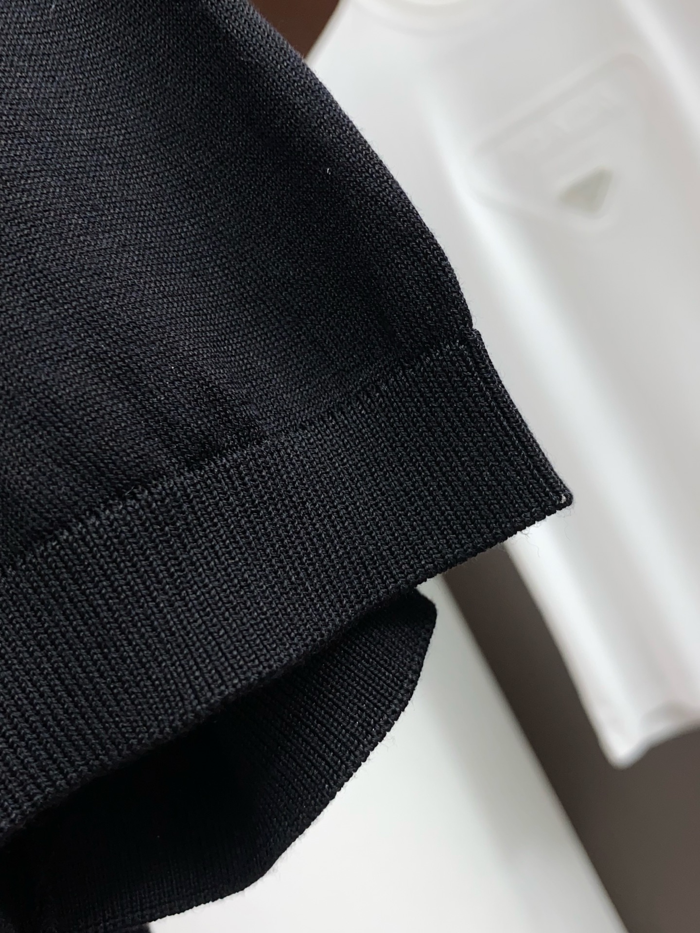 Loro piana 诺悠翩雅 2026新款男士高端简约翻领针织短袖Polo恤衫，香港洋行渠道货，纯正血