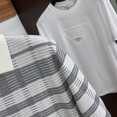 Loro piana 诺悠翩雅 2026新款男士高端简约翻领针织短袖Polo恤衫,香港洋行渠道货,纯正血 Loro piana 诺悠翩雅 2026新款男士高端简约翻领针织短袖Polo恤衫,香港洋行渠道货,纯正血