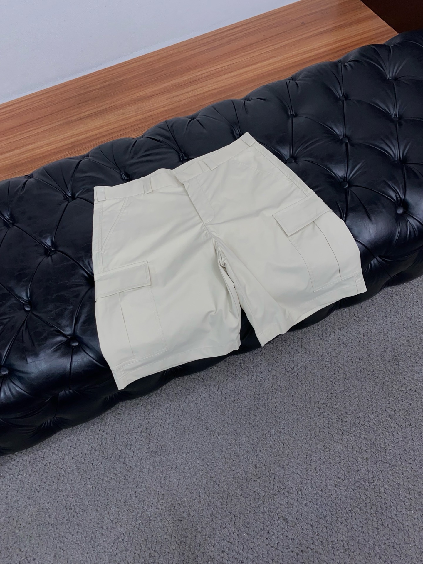 프라다 남성 반바지 133025 Prada Shorts 썸네일 이미지