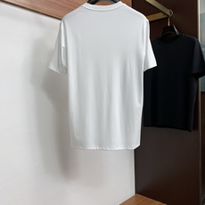 巴宝莉 26SS春夏新款 皮麻棉质修身圆领短袖 男士基础款纯白专柜短袖T恤衫!贸易公司渠道稀出,同步官网 巴宝莉 26SS春夏新款 皮麻棉质修身圆领短袖 男士基础款纯白专柜短袖T恤衫!贸易公司渠道稀出,同步官网