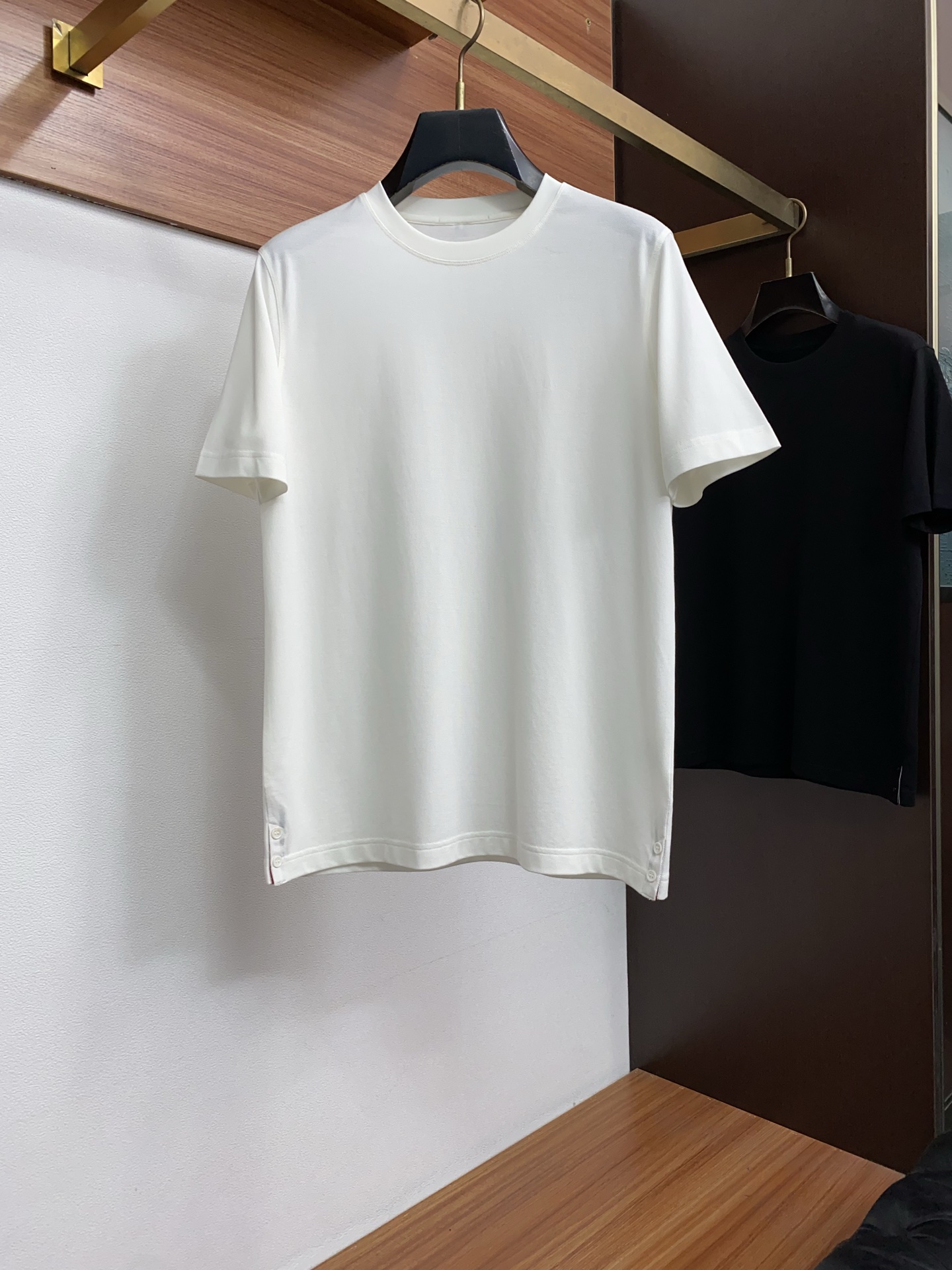 TB 26SS春夏新款 皮麻棉质圆微阔领短袖 男士基础款纯白专柜短袖T恤衫！贸易公司渠道稀出，同步官网发