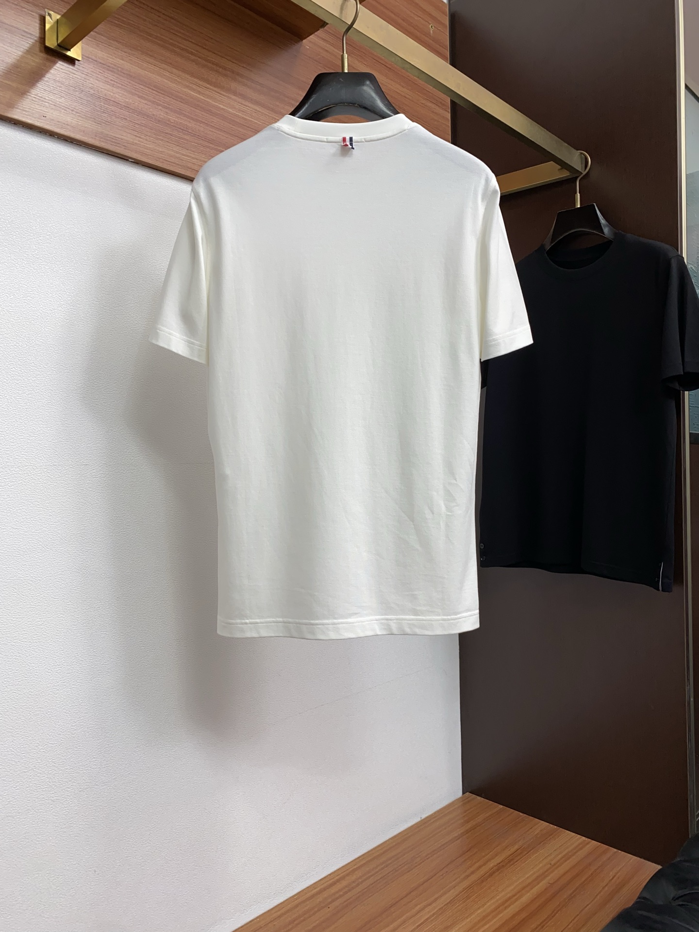 TB 26SS春夏新款 皮麻棉质圆微阔领短袖 男士基础款纯白专柜短袖T恤衫！贸易公司渠道稀出，同步官网发