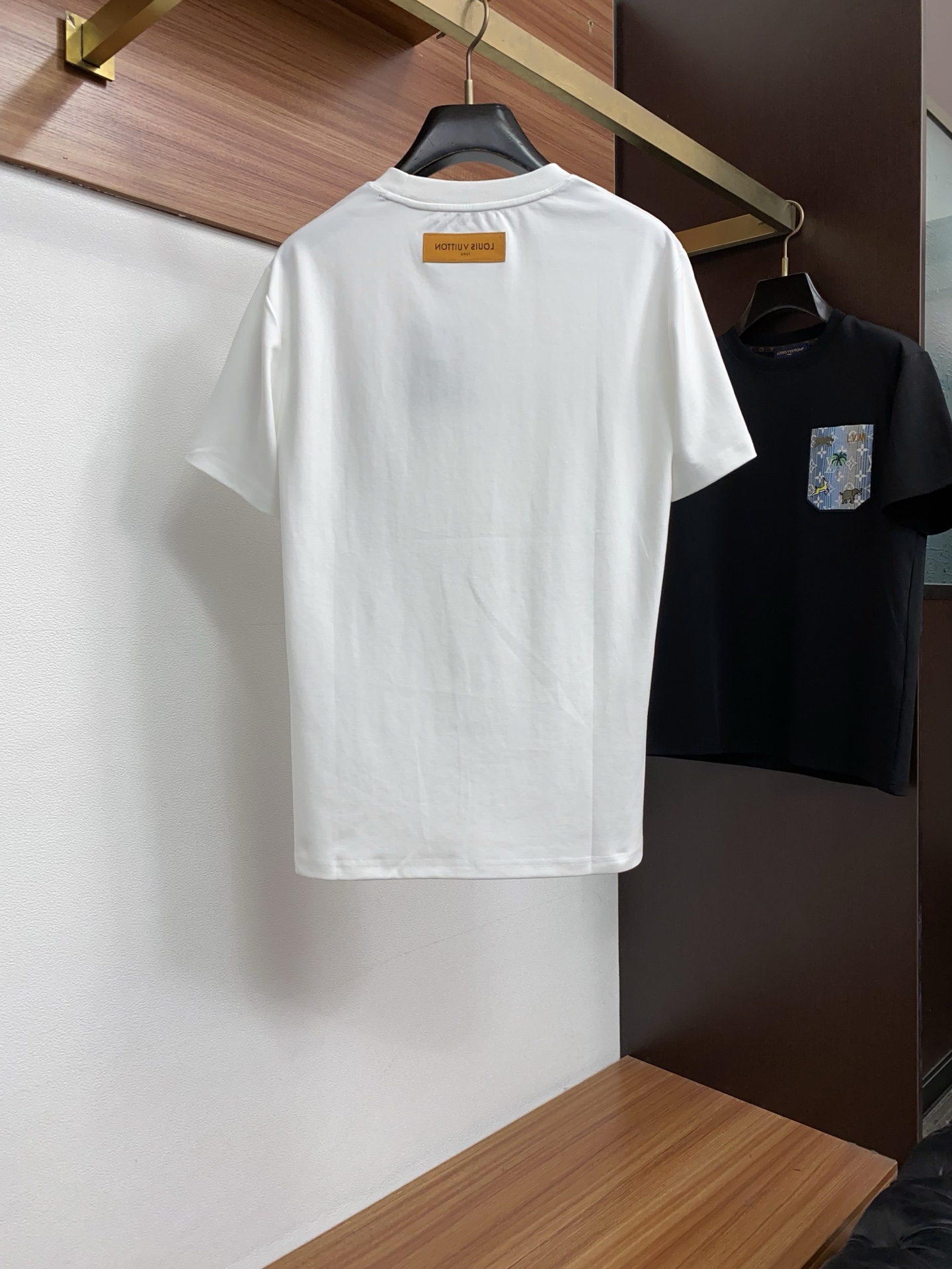 루이비통 남성 반팔 132988 Louis Vuitton T Shirt 썸네일 이미지