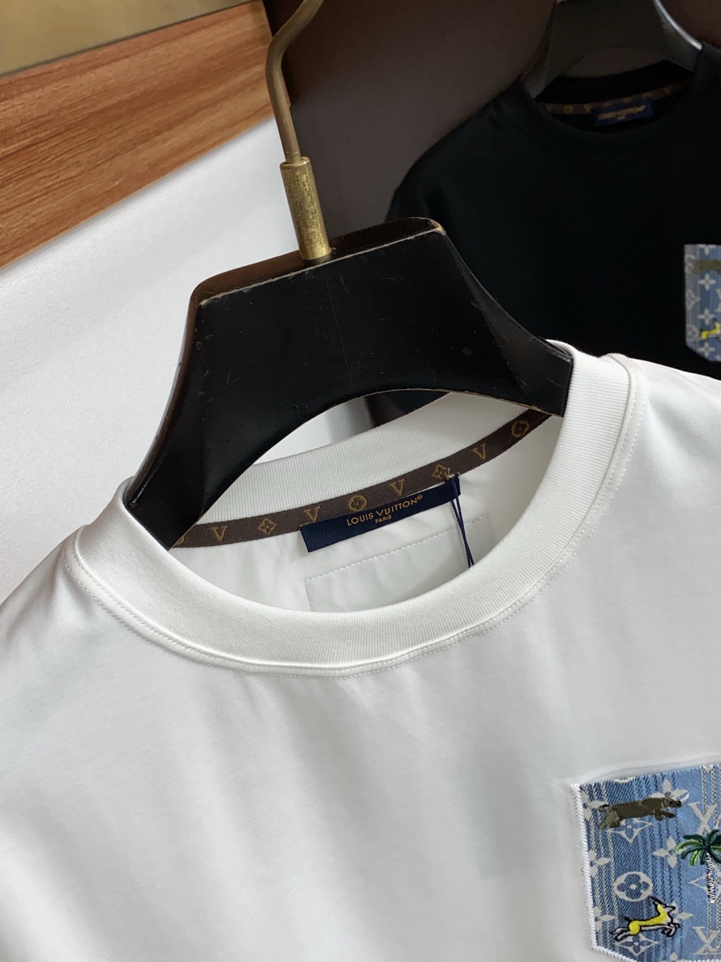 루이비통 남성 반팔 132988 Louis Vuitton T Shirt 썸네일 이미지