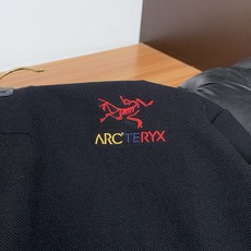 始祖鸟 2026春夏新品商务Polo,极简的衣身造型!丝光面料整体的触感极为舒适,弹力十足亲肤效果高级, 始祖鸟 2026春夏新品商务Polo,极简的衣身造型!丝光面料整体的触感极为舒适,弹力十足亲肤效果高级,