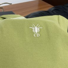 迪奥 2026春夏新品商务Polo,极简的衣身造型!纯棉质地 整体的触感极为舒适,弹力十足亲肤效果高级, 迪奥 2026春夏新品商务Polo,极简的衣身造型!纯棉质地 整体的触感极为舒适,弹力十足亲肤效果高级,