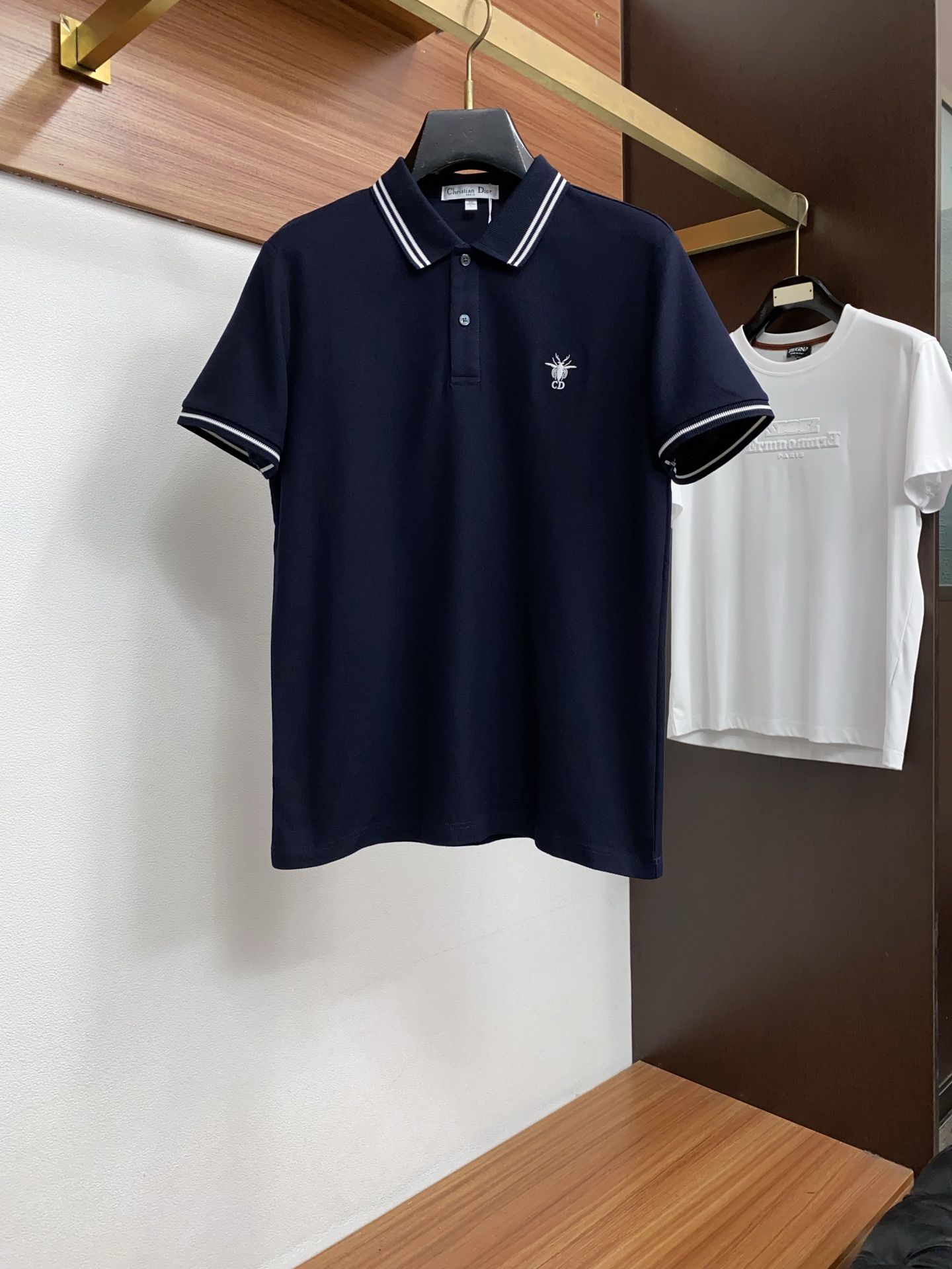 迪奥 2026春夏新品商务Polo，极简的衣身造型！纯棉质地 整体的触感极为舒适，弹力十足亲肤效果高级，