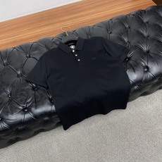 古奇 2026春夏新品商务Polo,极简的衣身造型!丝光面料整体的触感极为舒适,弹力十足亲肤效果高级,经典时尚翻领 Po 古奇 2026春夏新品商务Polo,极简的衣身造型!丝光面料整体的触感极为舒适,弹力十足亲肤效果高级,经典时尚翻领 Po