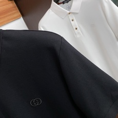古奇 2026春夏新品商务Polo,极简的衣身造型!丝光面料整体的触感极为舒适,弹力十足亲肤效果高级,经典时尚翻领 Po 古奇 2026春夏新品商务Polo,极简的衣身造型!丝光面料整体的触感极为舒适,弹力十足亲肤效果高级,经典时尚翻领 Po