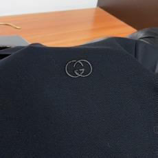 古奇 2026春夏新品商务Polo,极简的衣身造型!丝光面料整体的触感极为舒适,弹力十足亲肤效果高级,经典时尚翻领 Po 古奇 2026春夏新品商务Polo,极简的衣身造型!丝光面料整体的触感极为舒适,弹力十足亲肤效果高级,经典时尚翻领 Po