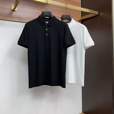 古奇 2026春夏新品商务Polo,极简的衣身造型!丝光面料整体的触感极为舒适,弹力十足亲肤效果高级,经典时尚翻领 Po 古奇 2026春夏新品商务Polo,极简的衣身造型!丝光面料整体的触感极为舒适,弹力十足亲肤效果高级,经典时尚翻领 Po