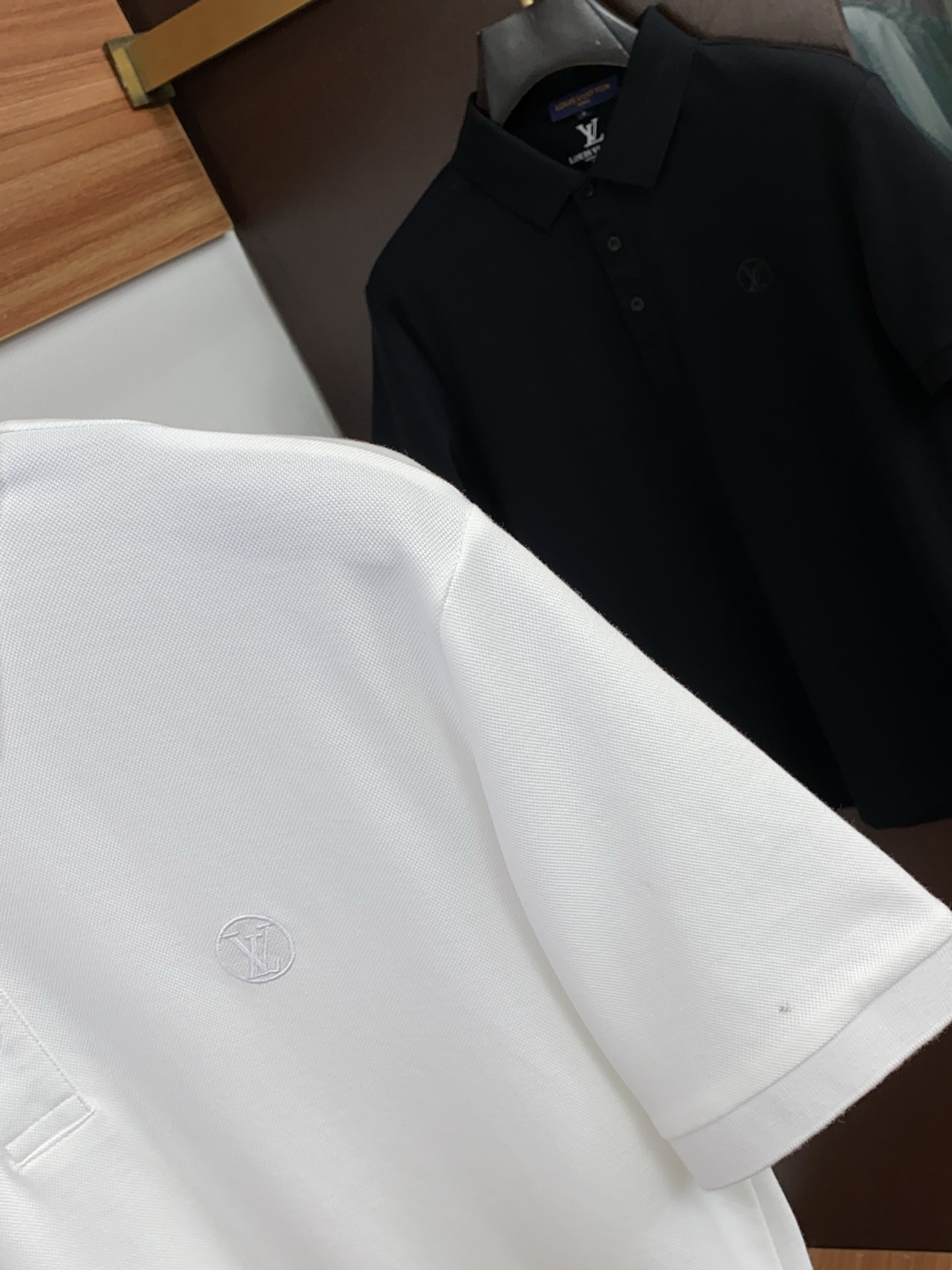 루이비통 남성 반팔 143290 Louis Vuitton T Shirt 상세 이미지 4