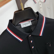 TB 2026春夏新品商务Polo,极简的衣身造型!丝光面料整体的触感极为舒适,弹力十足亲肤效果高级,经 TB 2026春夏新品商务Polo,极简的衣身造型!丝光面料整体的触感极为舒适,弹力十足亲肤效果高级,经