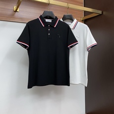 TB 2026春夏新品商务Polo,极简的衣身造型!丝光面料整体的触感极为舒适,弹力十足亲肤效果高级,经 TB 2026春夏新品商务Polo,极简的衣身造型!丝光面料整体的触感极为舒适,弹力十足亲肤效果高级,经