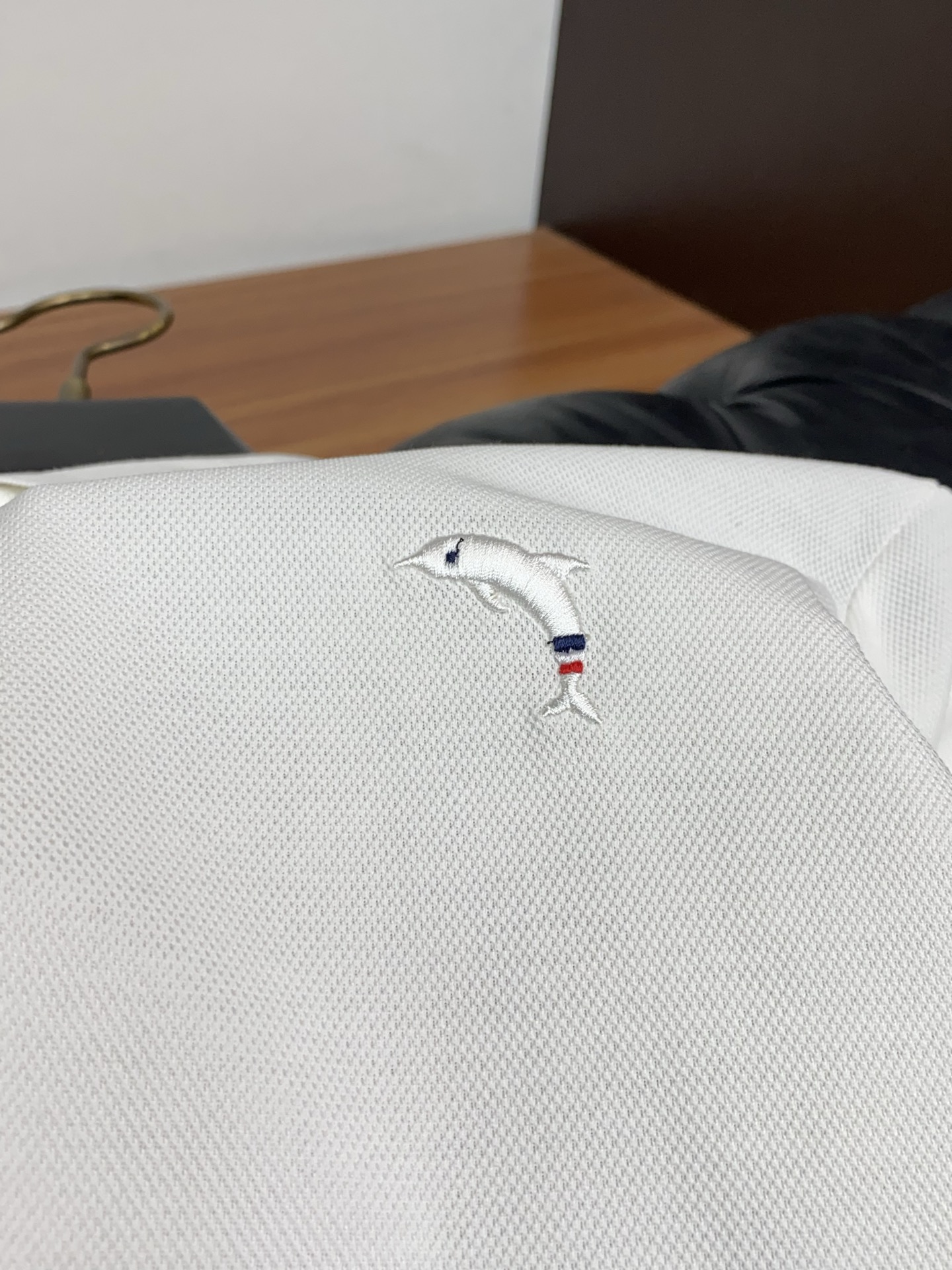 TB 2026春夏新品商务Polo，极简的衣身造型！丝光面料整体的触感极为舒适，弹力十足亲肤效果高级，经