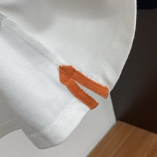爱马仕 2026春夏新品商务Polo,极简的衣身造型!丝光面料整体的触感极为舒适,弹力十足亲肤效果高级, 爱马仕 2026春夏新品商务Polo,极简的衣身造型!丝光面料整体的触感极为舒适,弹力十足亲肤效果高级,