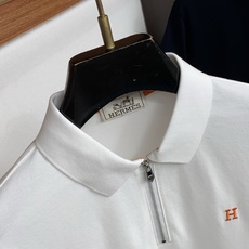 爱马仕 2026春夏新品商务Polo,极简的衣身造型!丝光面料整体的触感极为舒适,弹力十足亲肤效果高级, 爱马仕 2026春夏新品商务Polo,极简的衣身造型!丝光面料整体的触感极为舒适,弹力十足亲肤效果高级,