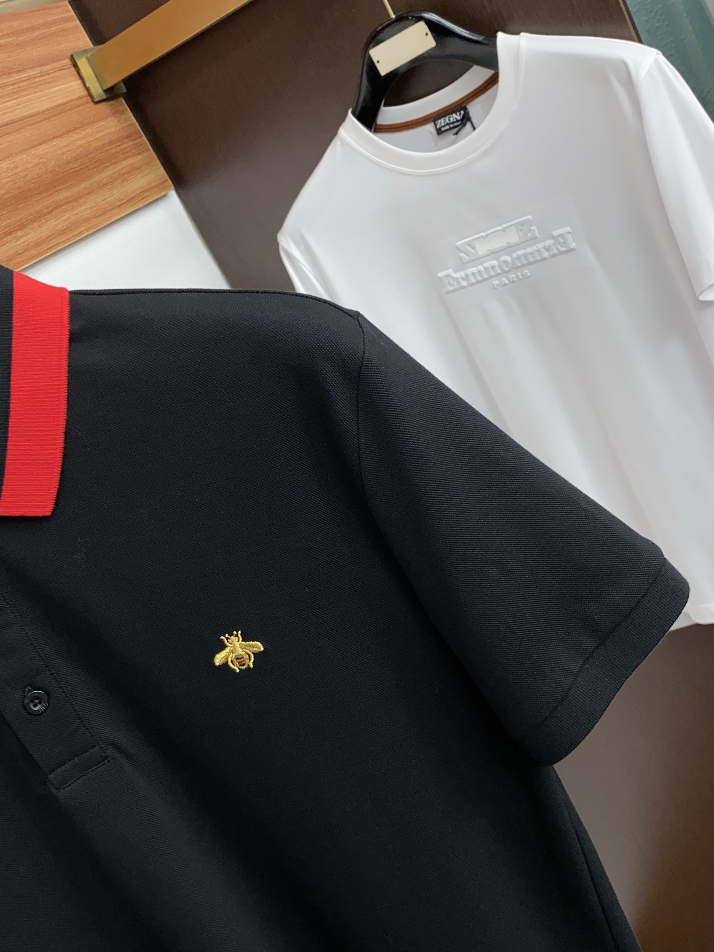 迪奥 2026春夏新品商务Polo，极简的衣身造型！纯棉质地 整体的触感极为舒适，弹力十足亲肤效果高级，