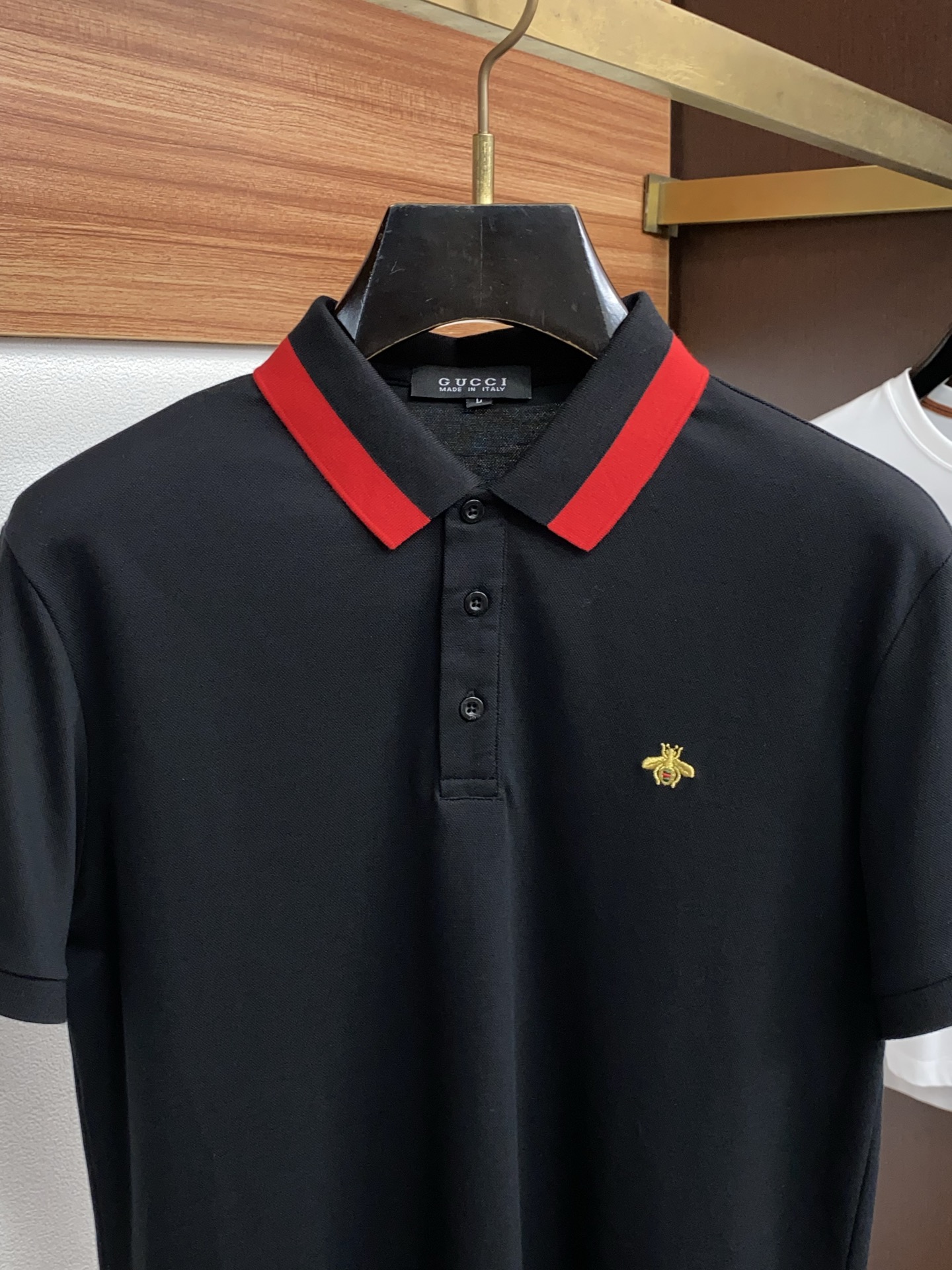迪奥 2026春夏新品商务Polo，极简的衣身造型！纯棉质地 整体的触感极为舒适，弹力十足亲肤效果高级，