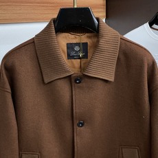 Loro Piana 诺悠翩雅 2026新款男士新款休闲定制商务翻领羊毛呢夹克外套 商务意大利进口面料 简约干练的休闲外 Loro Piana 诺悠翩雅 2026新款男士新款休闲定制商务翻领羊毛呢夹克外套 商务意大利进口面料 简约干练的休闲外