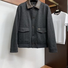 鹅绒服 Loro Piana 诺悠翩雅 2026新款男士新款休闲定制翻领羽绒服夹克外套 商务意大利进口面料 简约干练的 鹅绒服 Loro Piana 诺悠翩雅 2026新款男士新款休闲定制翻领羽绒服夹克外套 商务意大利进口面料 简约干练的