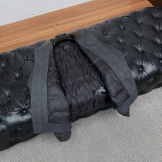 鹅绒服 Loro Piana 诺悠翩雅 2026新款男士新款休闲定制翻领羽绒服夹克外套 商务意大利进口面料 简约干练的 鹅绒服 Loro Piana 诺悠翩雅 2026新款男士新款休闲定制翻领羽绒服夹克外套 商务意大利进口面料 简约干练的