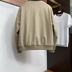 鹅绒服 Loro piana 诺悠翩雅 2026新款男士新款休闲定制翻领羽绒服夹克外套 商务意大利进口面料 简约干练的 鹅绒服 Loro piana 诺悠翩雅 2026新款男士新款休闲定制翻领羽绒服夹克外套 商务意大利进口面料 简约干练的