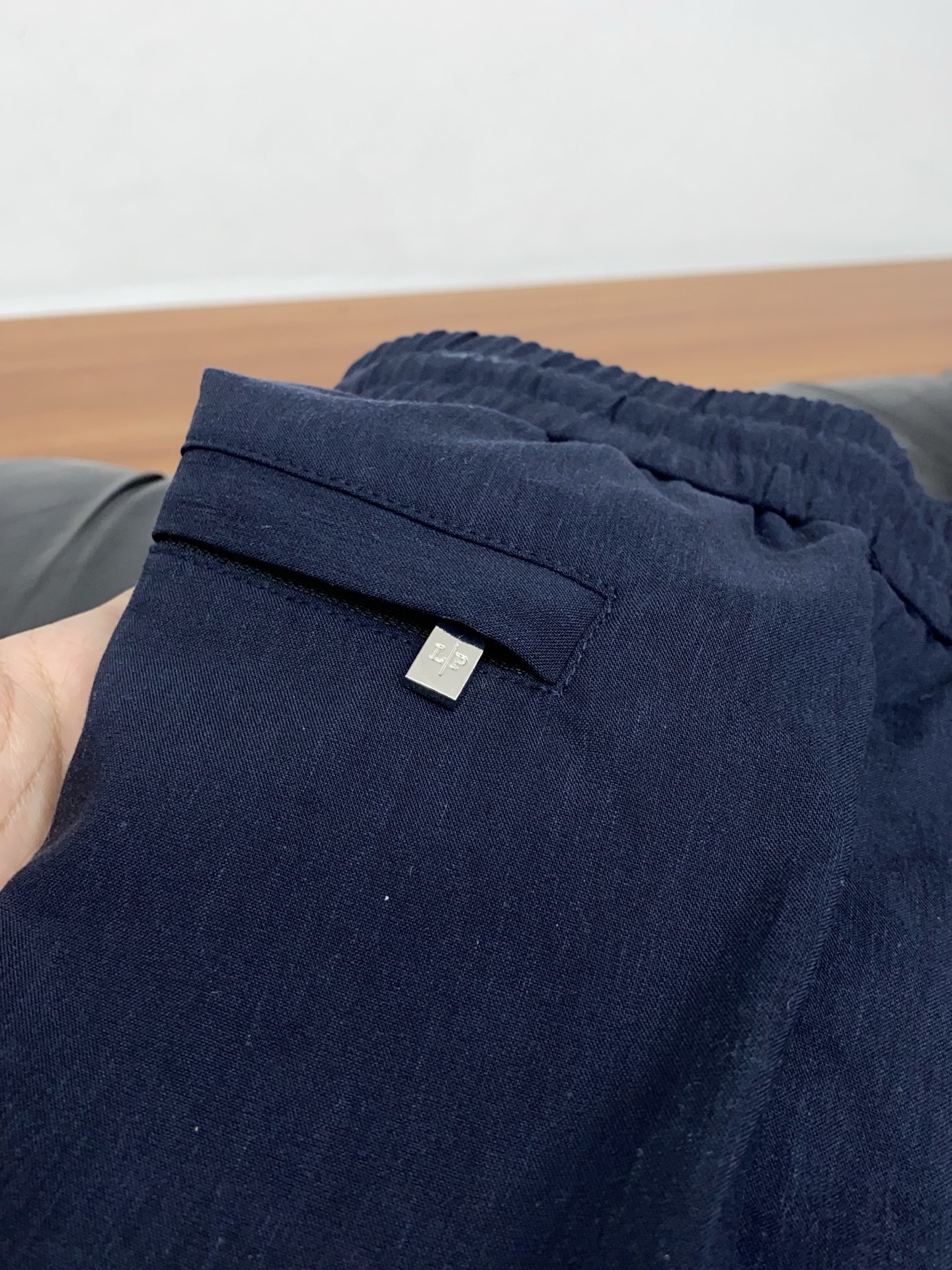 Loro piana 诺悠翩雅 高端定制、2026早春最新款麻料休闲裤 柜台同步发售 定制亚麻面料 客供