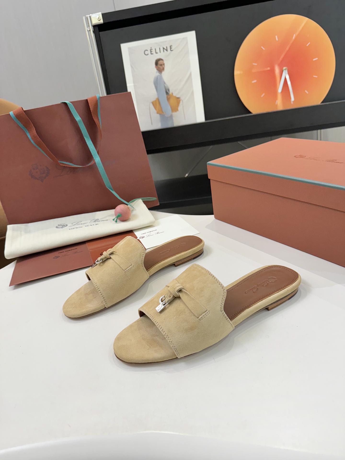 P576 Substitution: Flavoured Sheep Leather Sandals with Loro Piana My Charms. - 图片 1