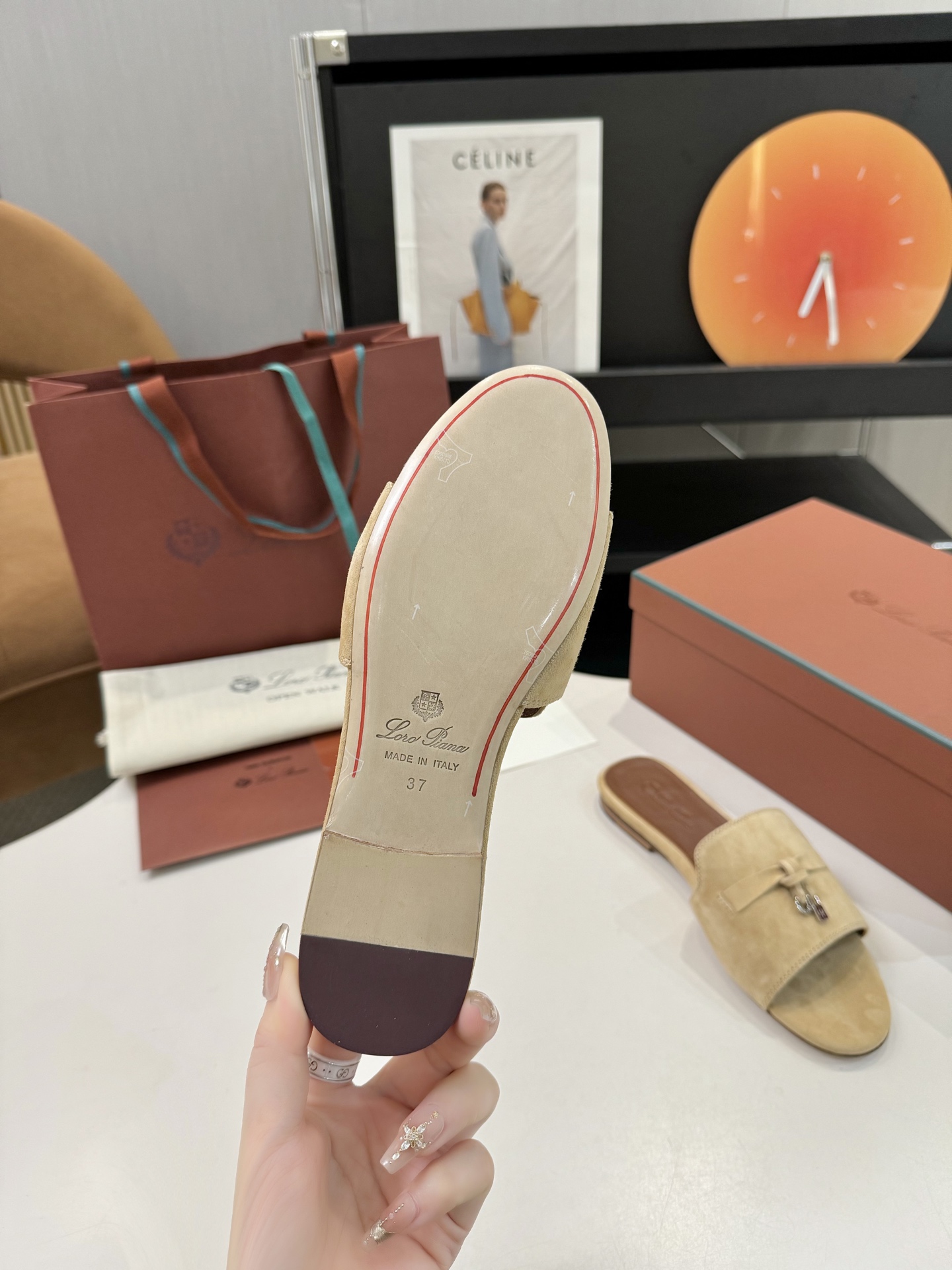 P576 Substitution: Flavoured Sheep Leather Sandals with Loro Piana My Charms. - 图片 9