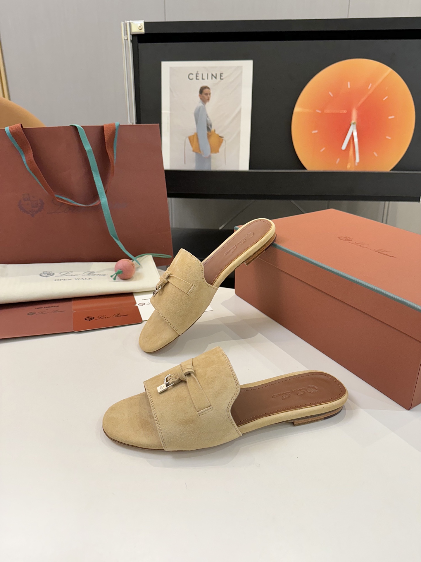 P576 Substitution: Flavoured Sheep Leather Sandals with Loro Piana My Charms. - 图片 5