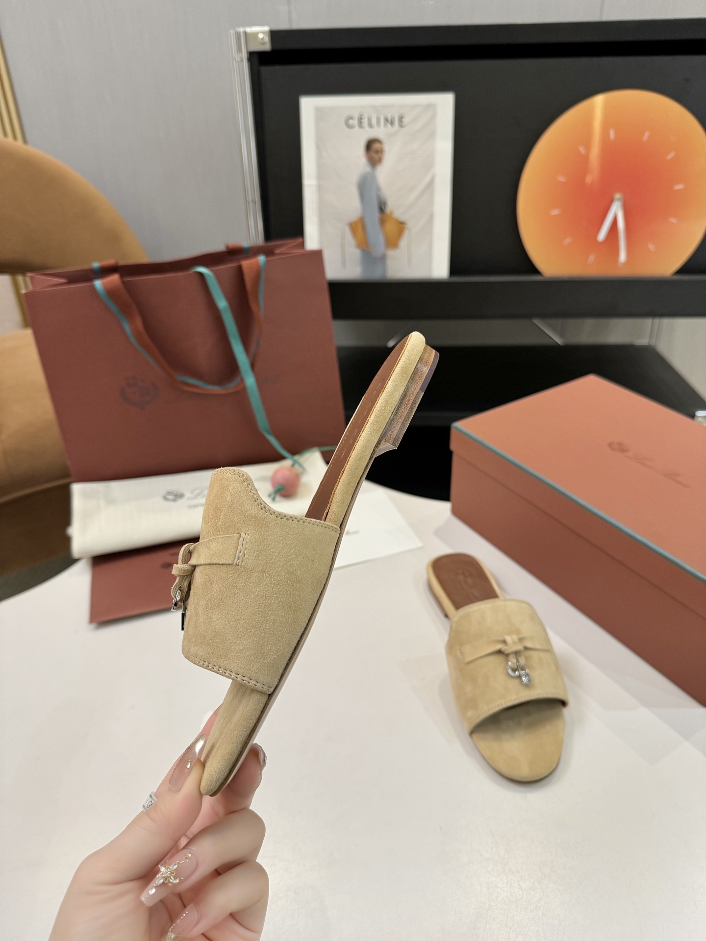 P576 Substitution: Flavoured Sheep Leather Sandals with Loro Piana My Charms. - 图片 7