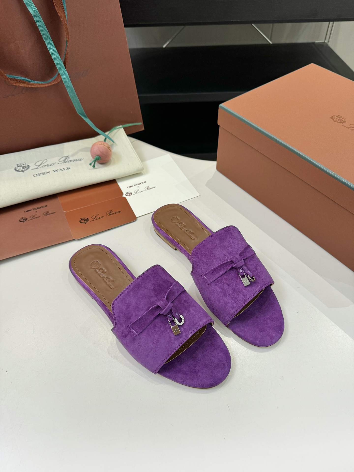 P576 Substitution Level Sheep Leather Sandals with Loro Piana My Charms – Product Details - 图片 3