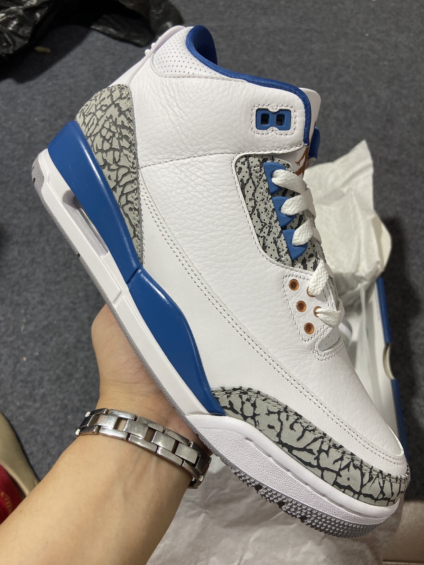 AJ3白蓝尺码40-47.5总裁R版