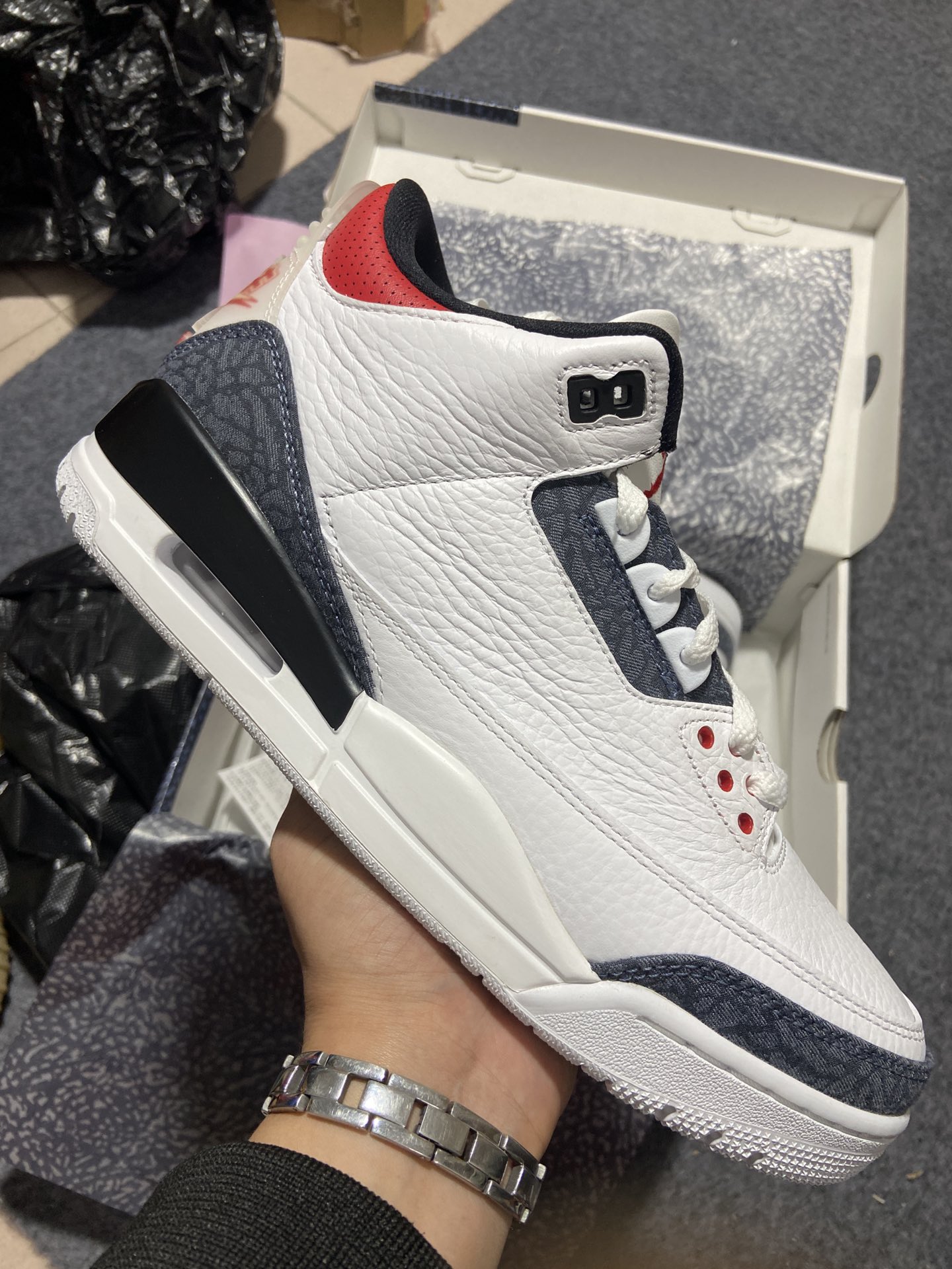 AJ3火焰红尺码40-47.5总裁R