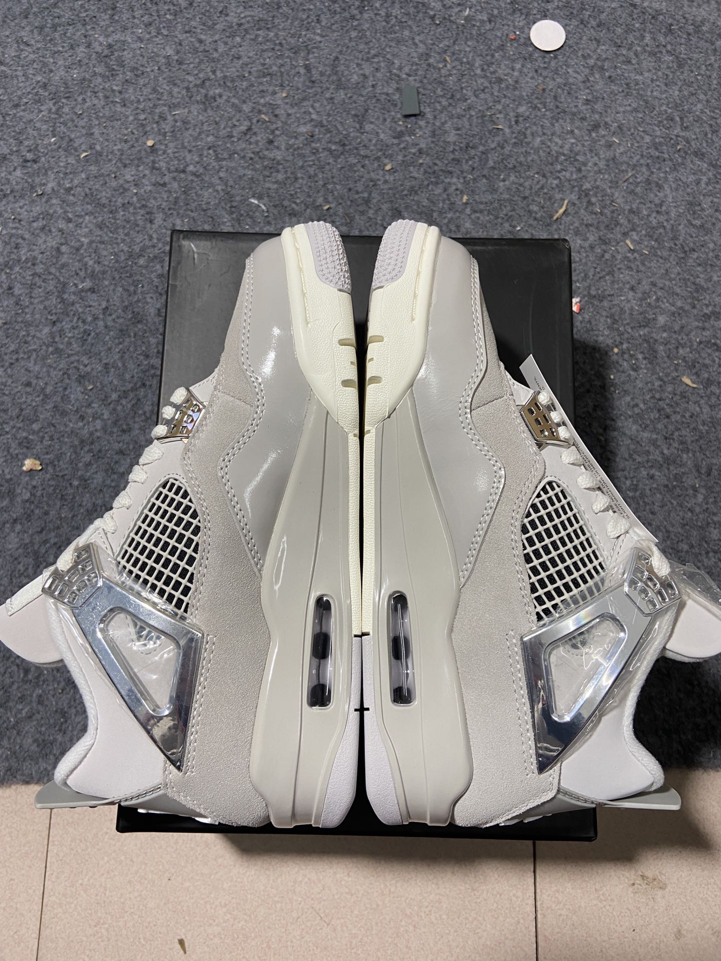 AJ4银扣尺码:36-47总裁R版出品-纯原AirJordan4WMNSFrozenMoments银扣灰