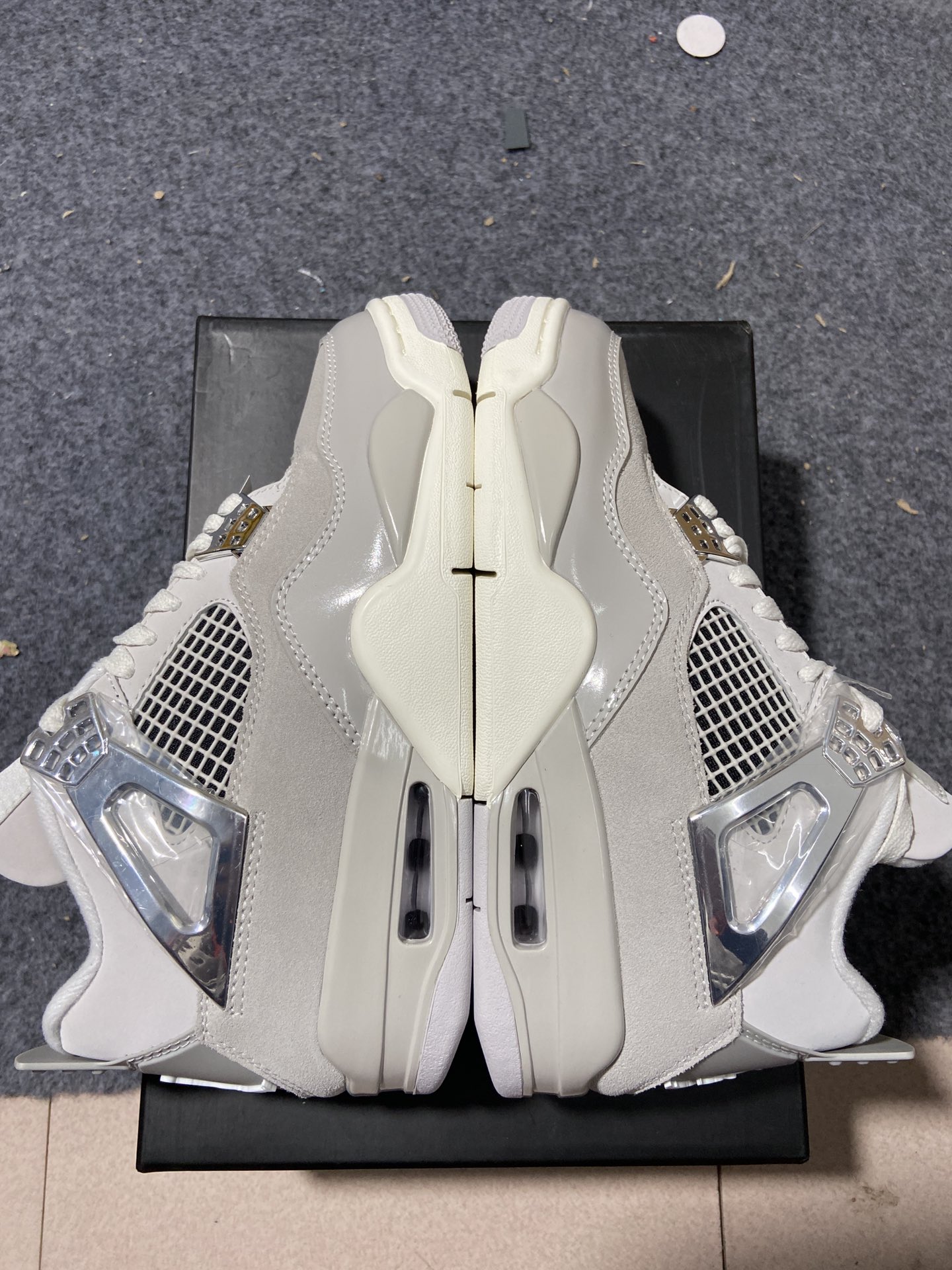 AJ4银扣尺码:36-47总裁R版出品-纯原AirJordan4WMNSFrozenMoments银扣灰