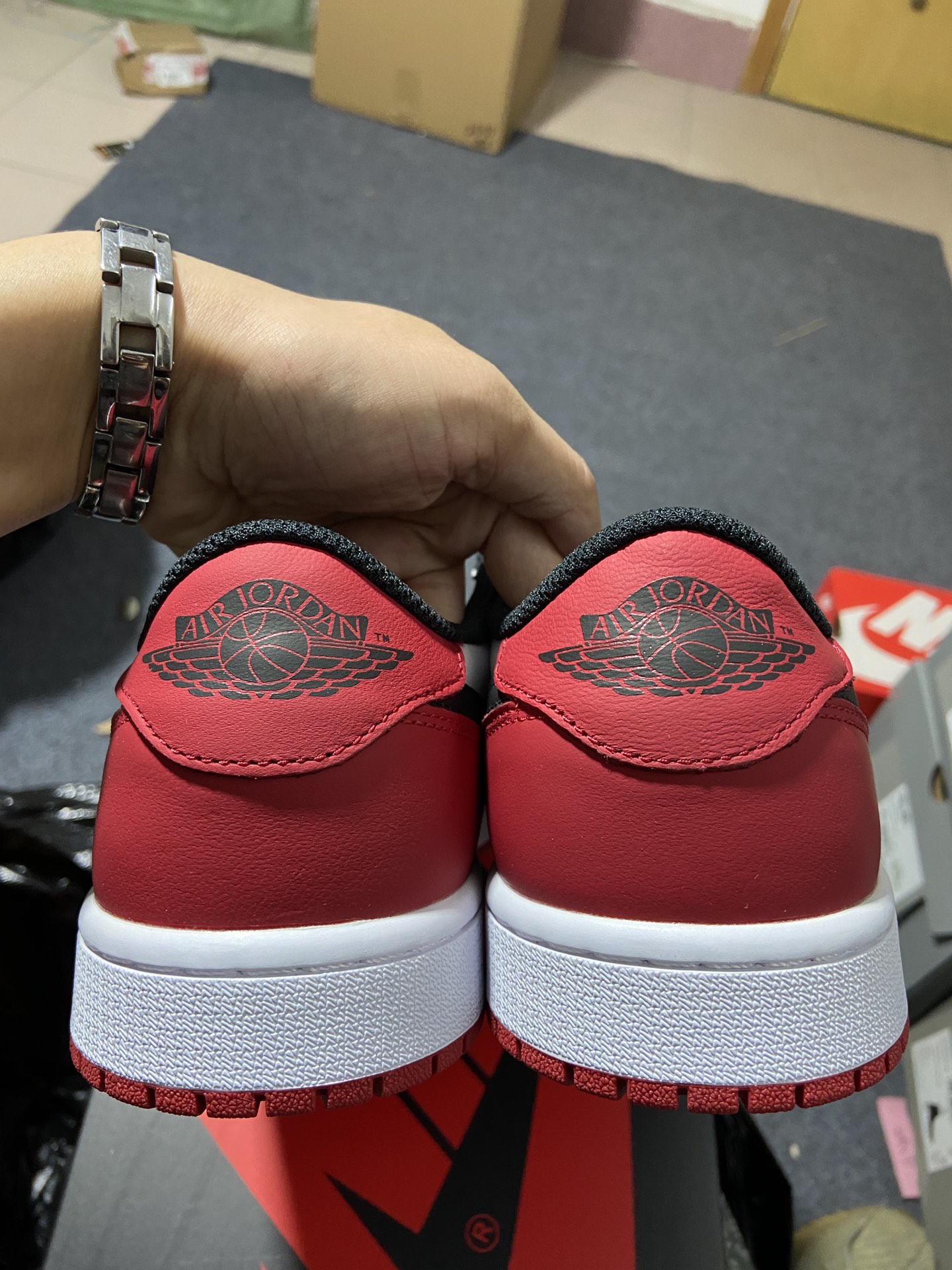 AJ1Low黑脚趾尺码40.5-47.5总裁R版出品-AirJordan1LowOG“BlackToe”