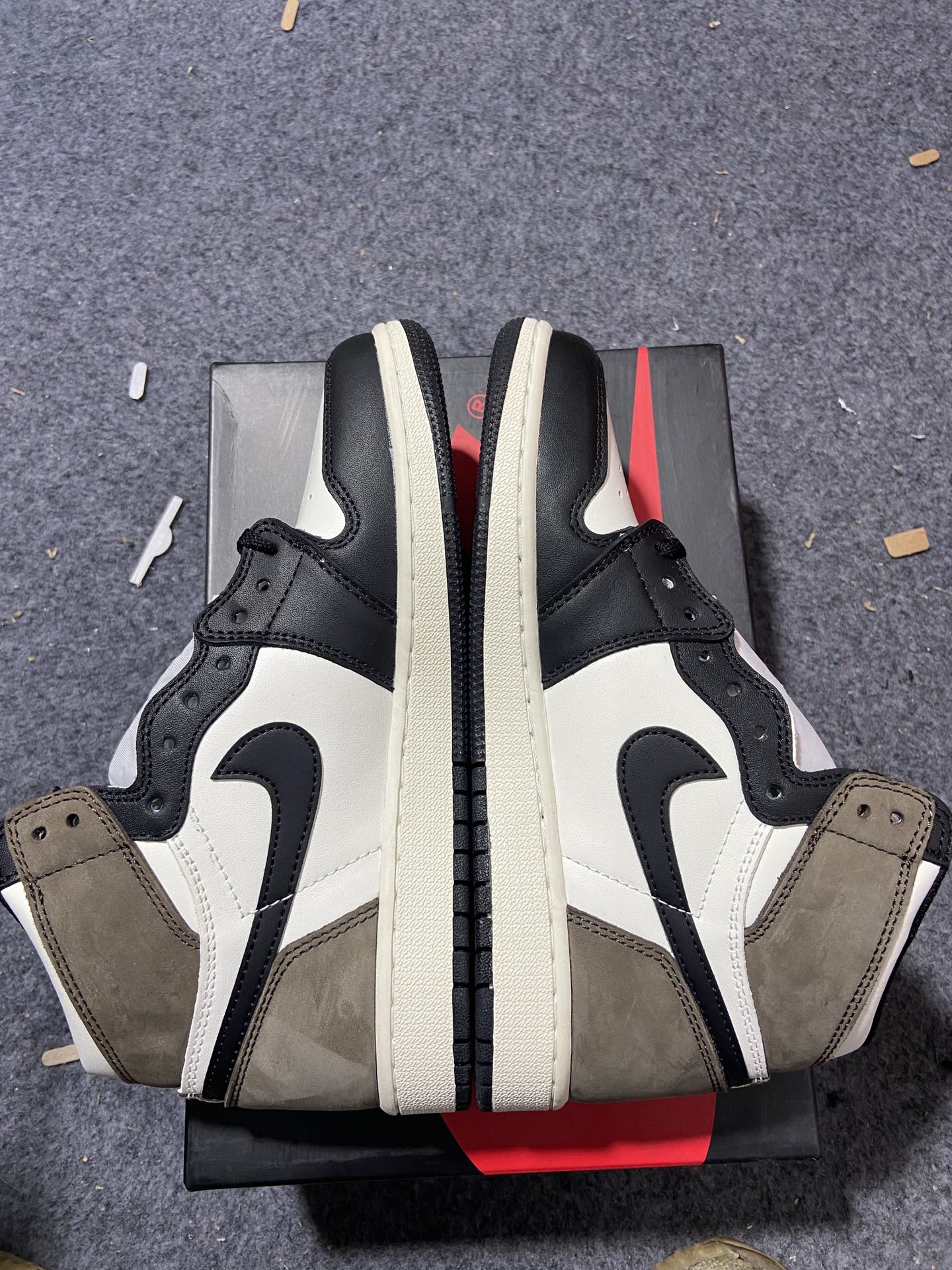 AJ1小倒钩尺码36-47.5F版出品-AirJordan1DarkMochaAJ1小倒钩黑棕黑摩卡高帮