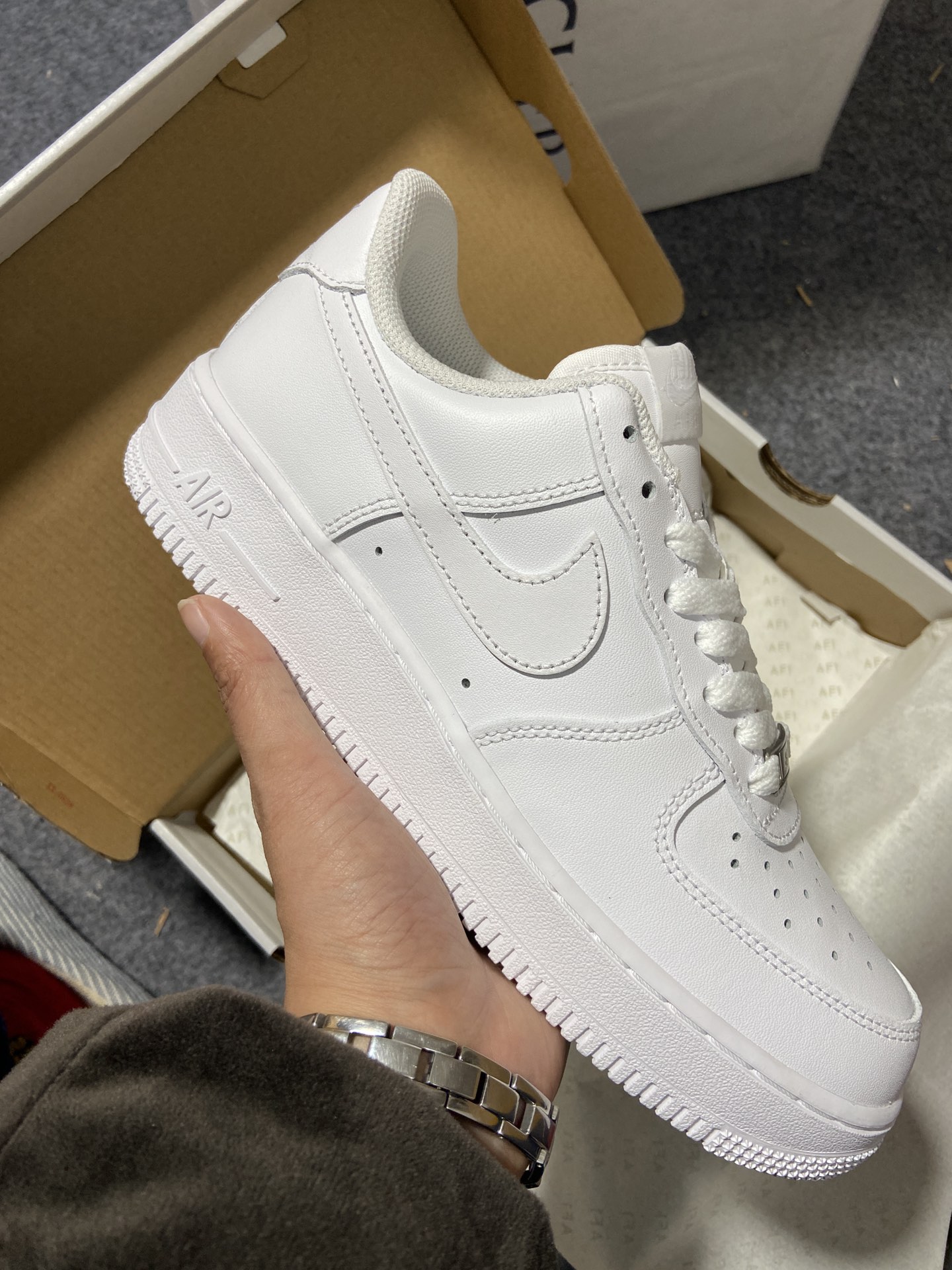 AF1白尺码:36-47.5总裁R版出品-AirForce1Low07AF1全白CW2288-111YZ