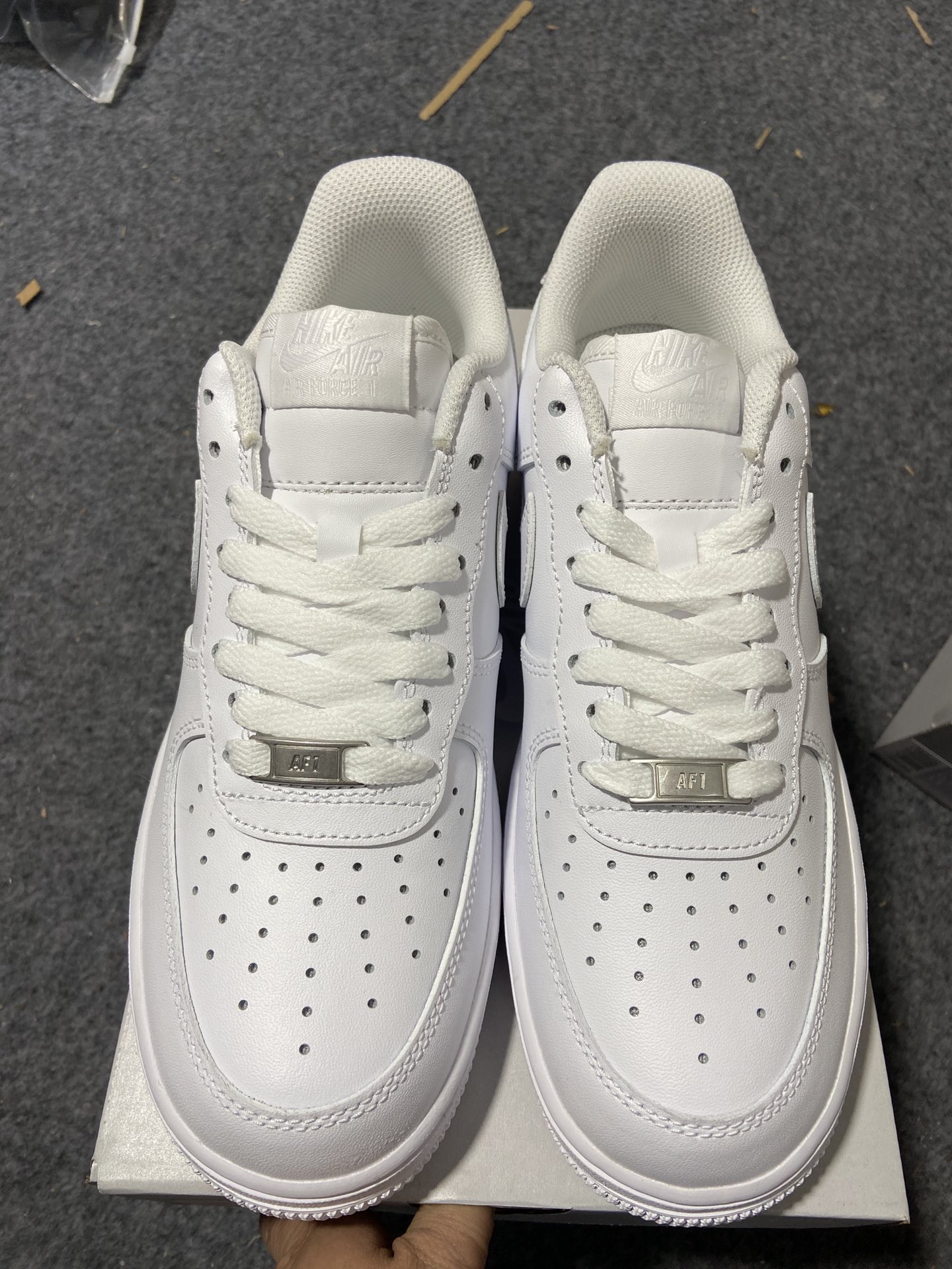 AF1白尺码:36-47.5总裁R版出品-AirForce1Low07AF1全白CW2288-111YZ